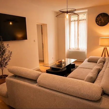 -centre- Gare- Commerces Apartment Aurillac